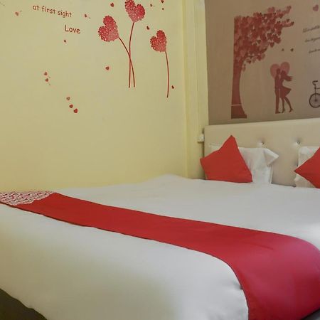 Hotel O R K Hotel Pimpri-Chinchwad Esterno foto
