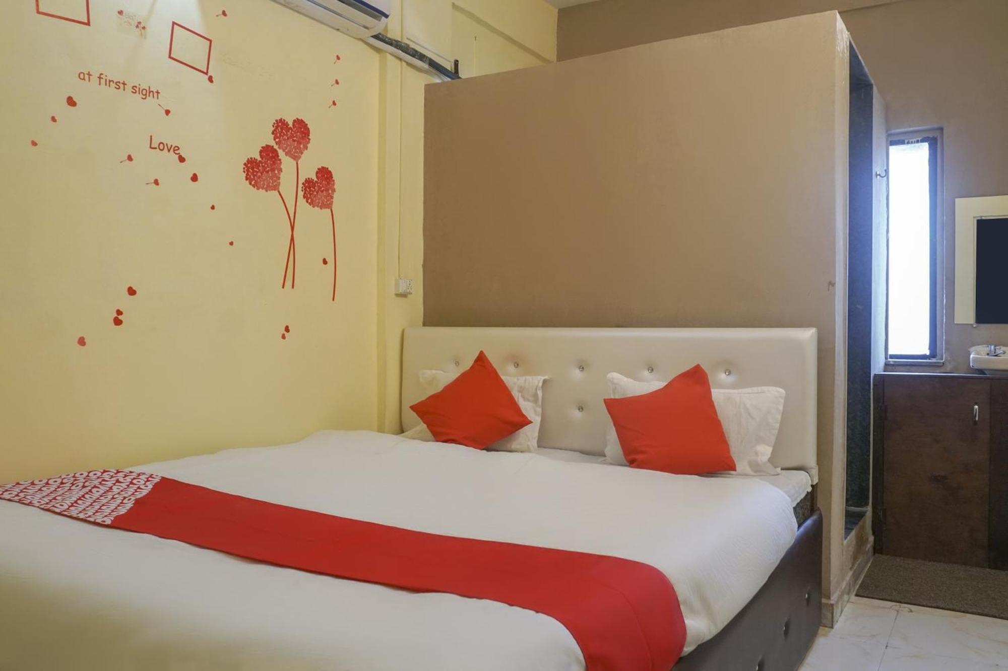 Hotel O R K Hotel Pimpri-Chinchwad Esterno foto