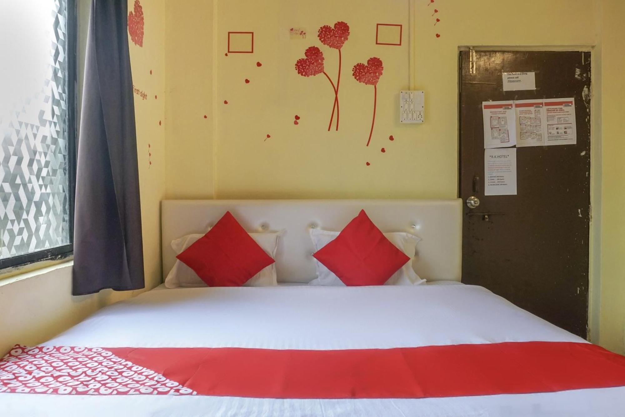 Hotel O R K Hotel Pimpri-Chinchwad Esterno foto