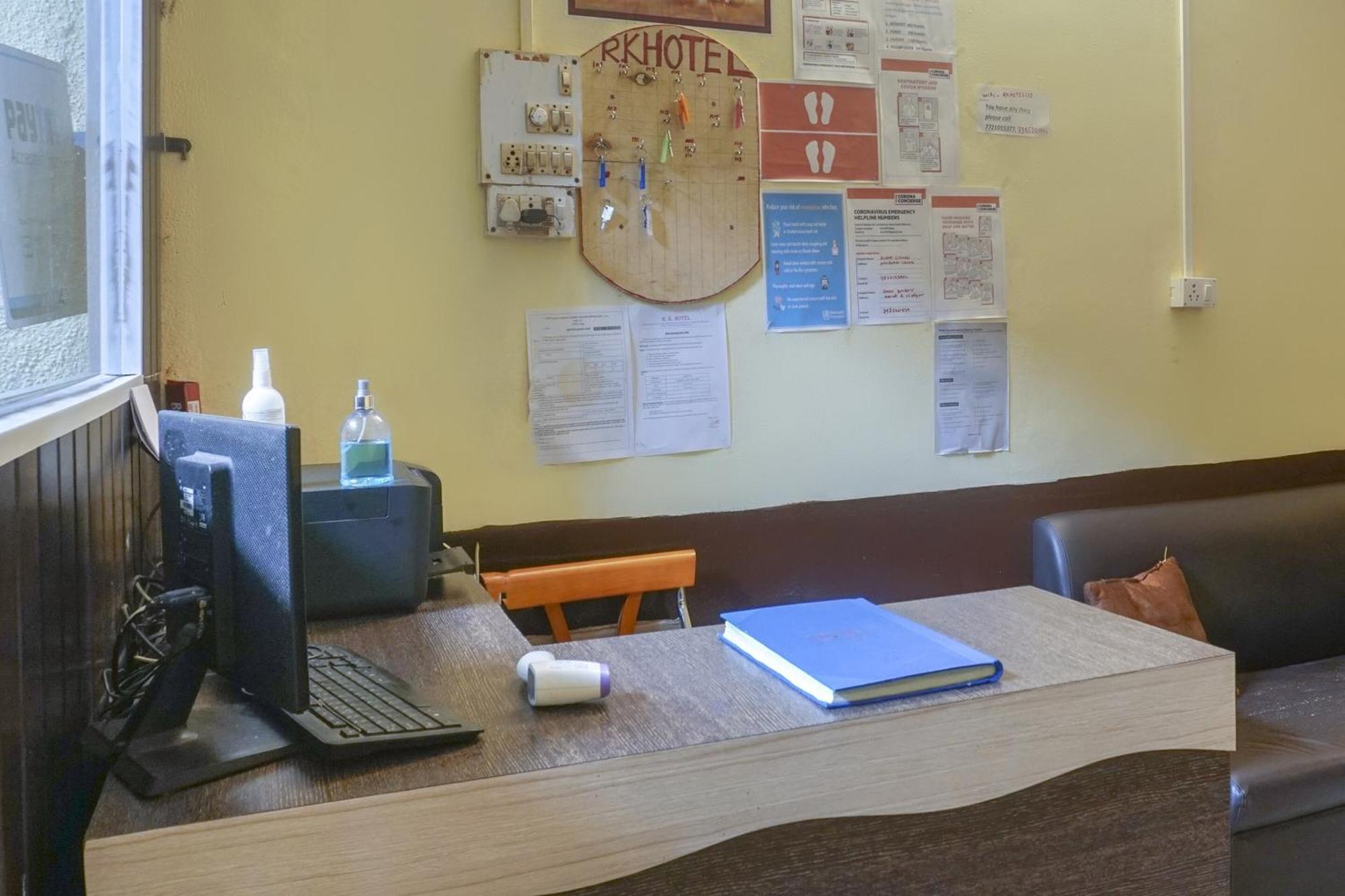 Hotel O R K Hotel Pimpri-Chinchwad Esterno foto