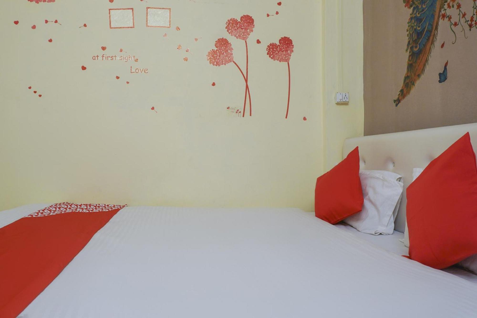 Hotel O R K Hotel Pimpri-Chinchwad Esterno foto